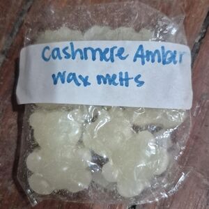 Cashmere Amber Wax Melts - Cream